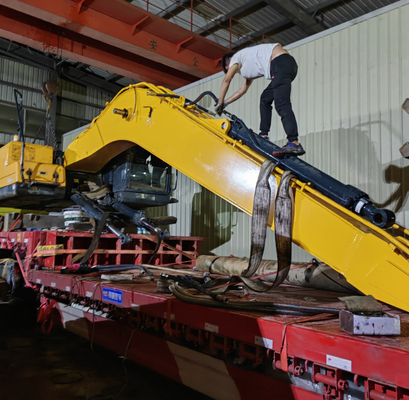 Amphibious Excavator Long Reach 14M , CAT320 Long Boom Arm Digging The River